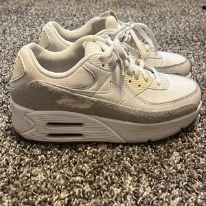Nike Air Max 90 LV8 SZ 7.5